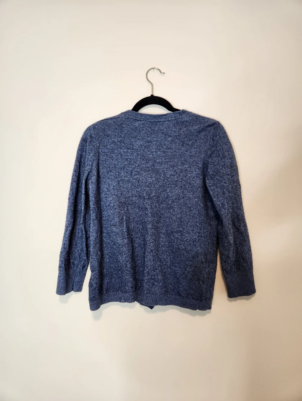 L.L. Bean Wool & Cashmere Blend Cardigan Sweater Size Large - Picture 2 of 7